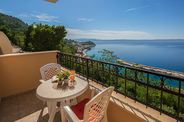 balcony with sea view