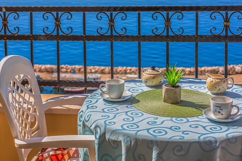 balcony with sea view - apartments Gudelj, Drašnice