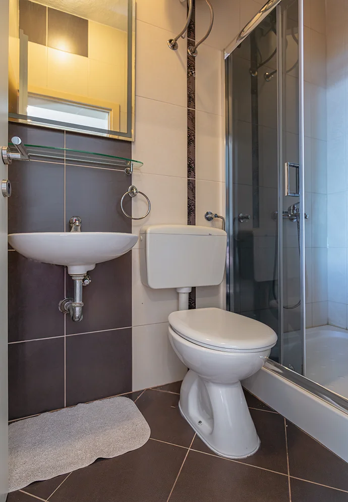 bathroom - apartments Gudelj, Drašnice