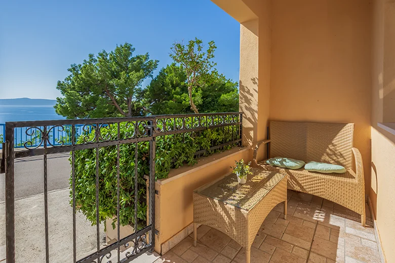terrace with sea view - apartments Gudelj, Drašnice